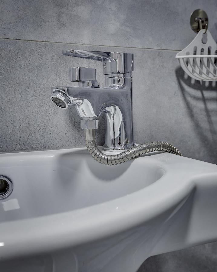 Yourhouse На Розыбакиева Утепова Недалеко От Меги Almaty Eksteriør bilde